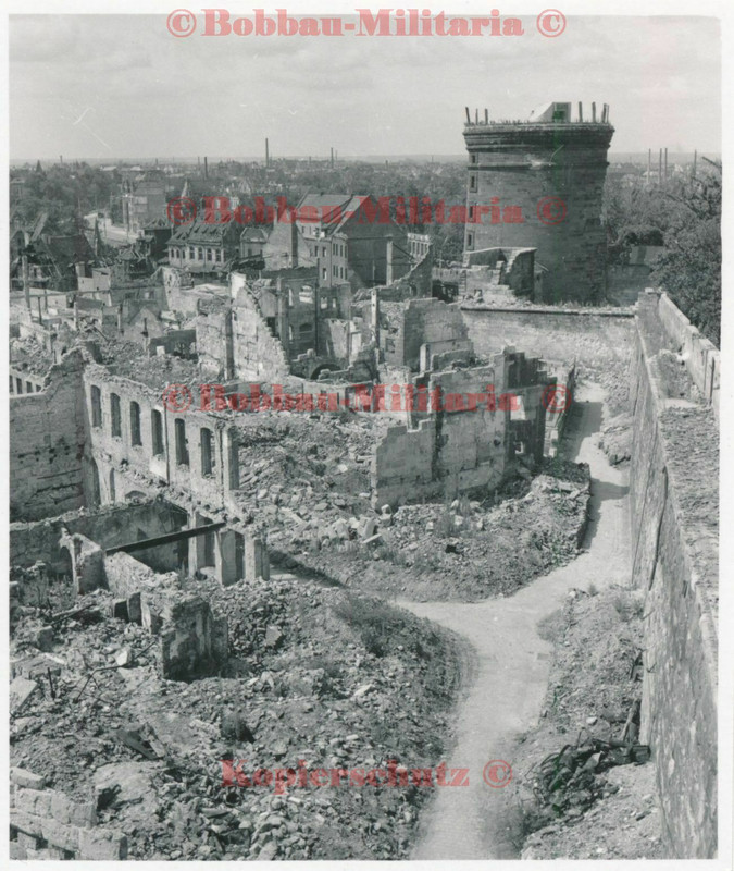 Foto Nürnberg 1945 zerstörte Kaiserburg Haus Ruinen combat Bomben Angriff3