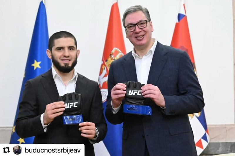 Вълна от критики към Ислам Махачев, защото се снима с Александър Вучич