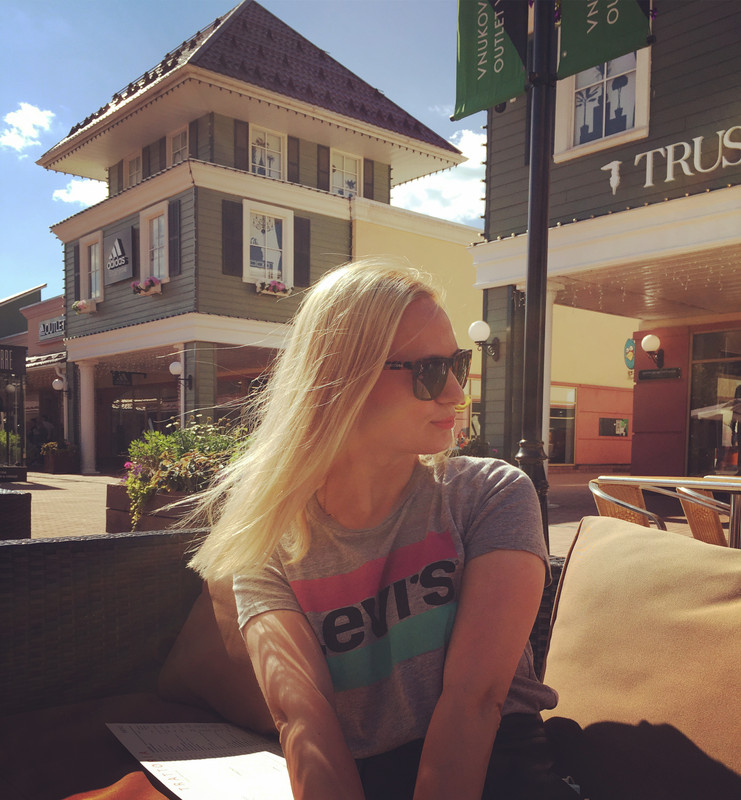 75748621-8BB0-4DA5-B30D-7E688296A424