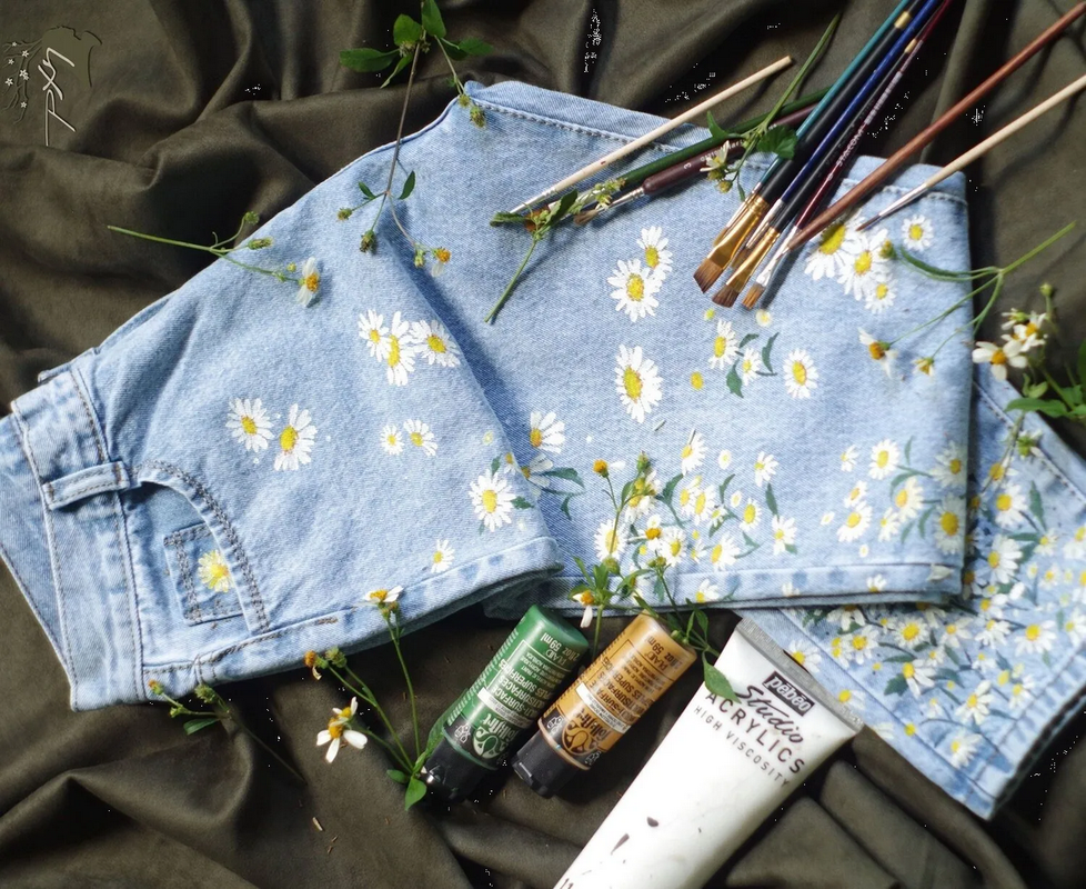 Da un nuevo look a tus jeans viejos o rotos con estas ideas