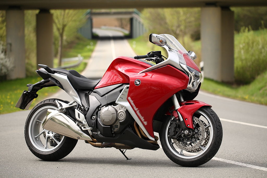 1024px-IMG-6560-Honda-VFR-1200-F.jpg