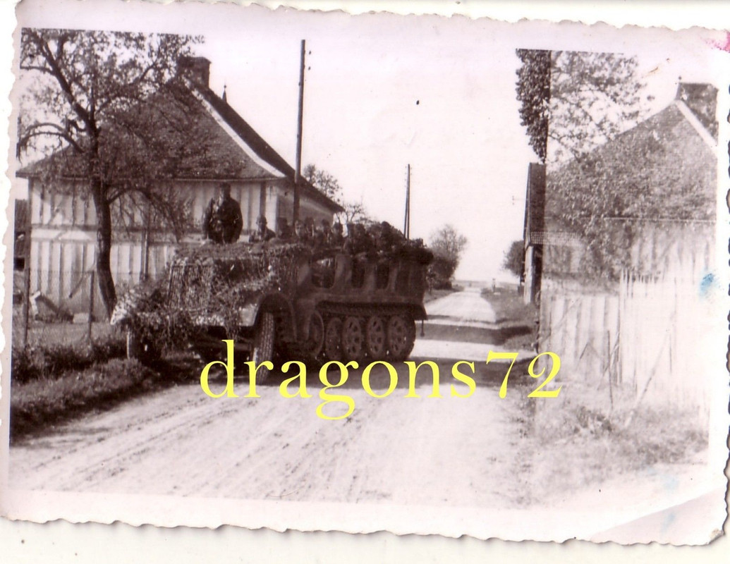 oto Ostfront Rückzug 1944 Kfz,Halbkette vor dem 