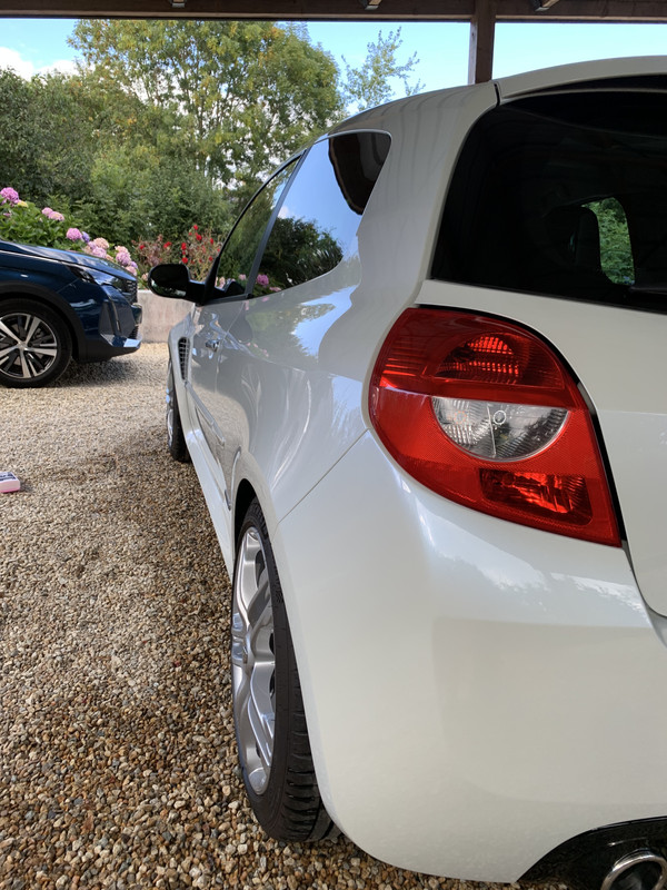 4D4A9745-05B7-4C5A-B24A-5D2F11950669