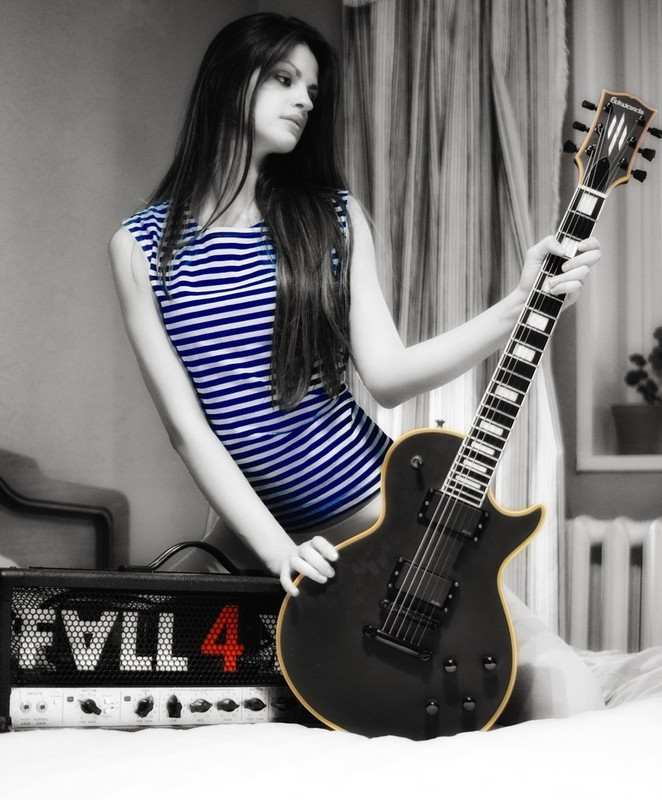 zQfuM17pf4g