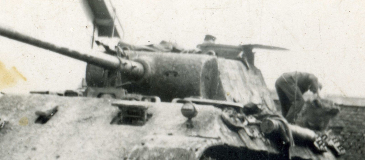 Panther Ausf D (Pz Kpfw.V Ausf.D) Tank with Crew