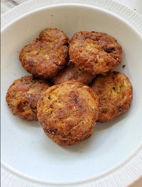 [Image: 20240527-Crab-Cake2.jpg]
