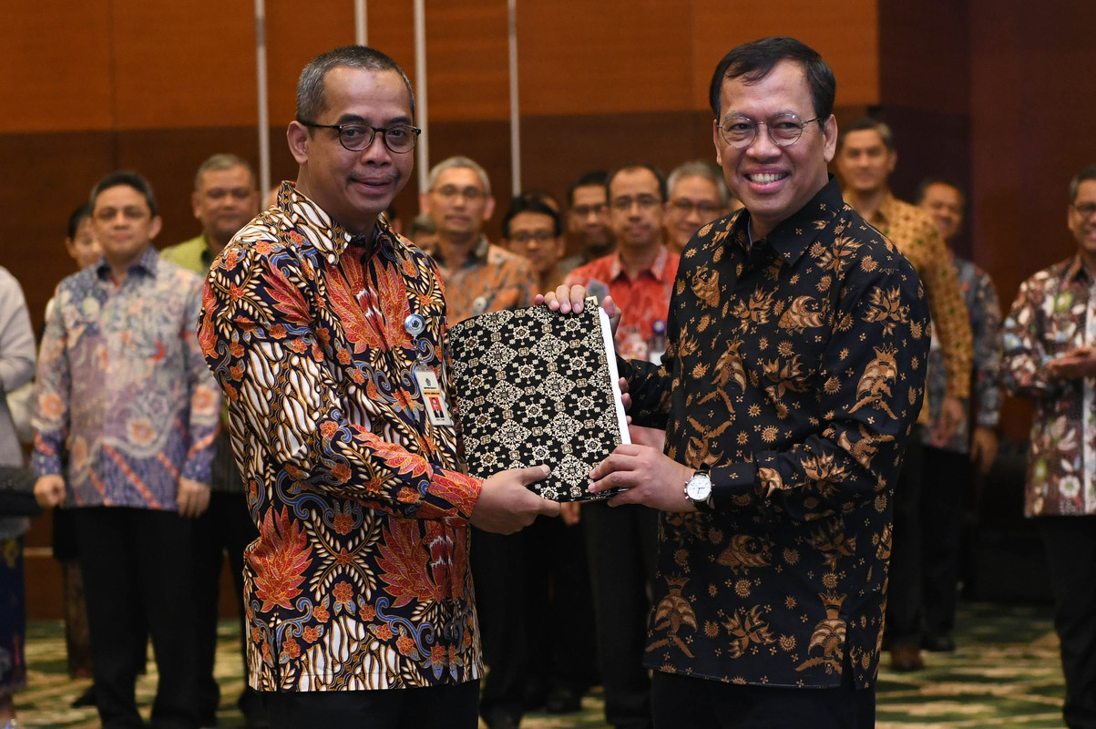 Menteri Keuangan (Menkeu) melantik Suryo Utomo sebagai Direktur Jenderal Pajak (Dirjen Pajak) menggantikan Robert Pakpahan yang memasuki masa pensiun. 