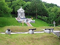 https://i.postimg.cc/85MFyStN/chasovnya-mogily-210-210.jpg
