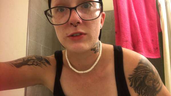 Missellie8 (aka Ellie Shae) - I poo right in the panties very liquid [1080p]