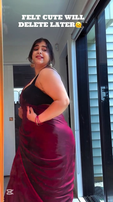 chubby busty figgure hot in red saree mp4 snapshot 00 04 451