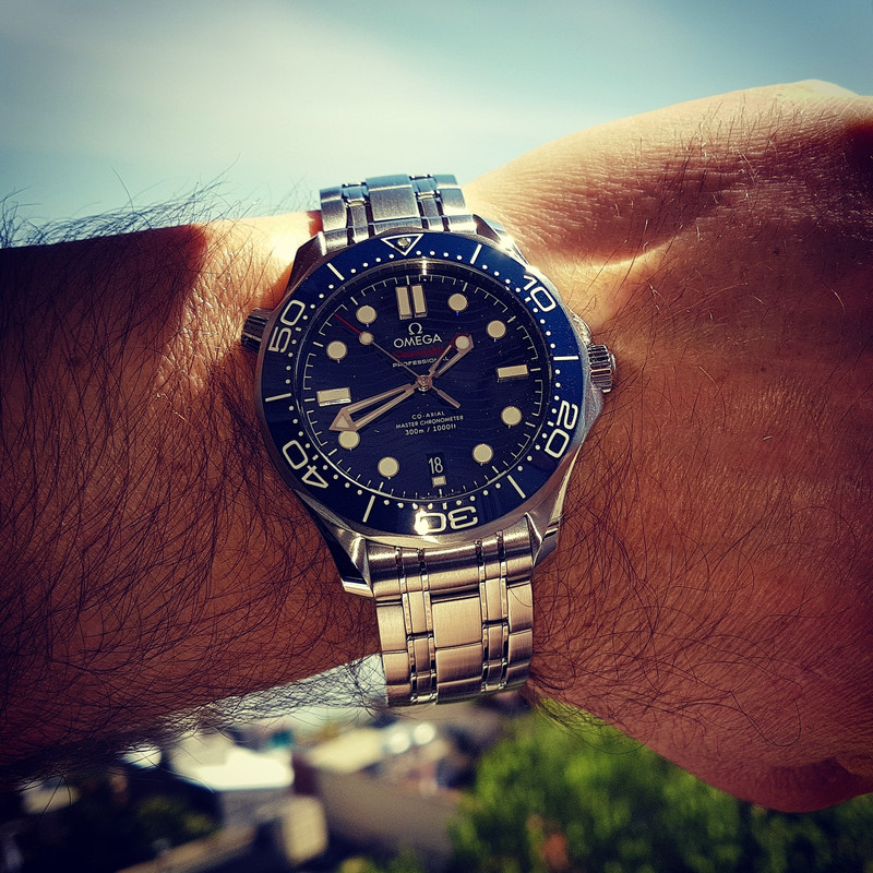 Ω Seamaster Professional Diver 300M Co-Axial Master Chronometer 42mm Cal. 8800 Blue (1)