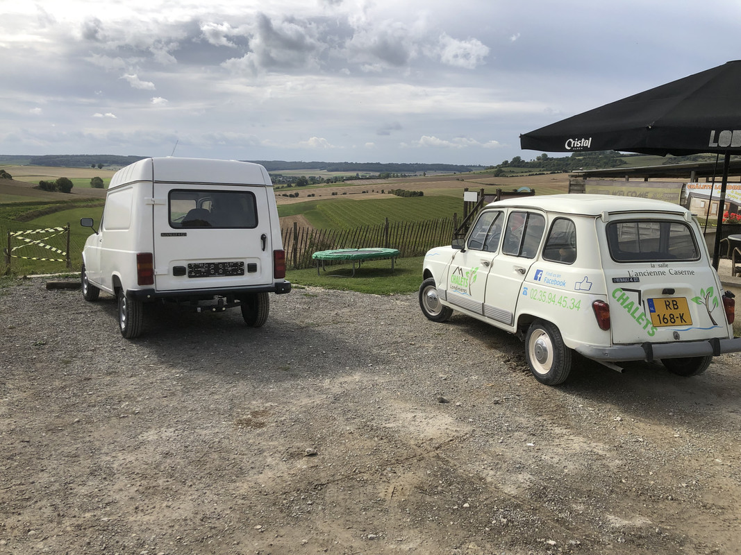 3BA437B7-C88F-4F3E-BBE6-5A2FC8894126