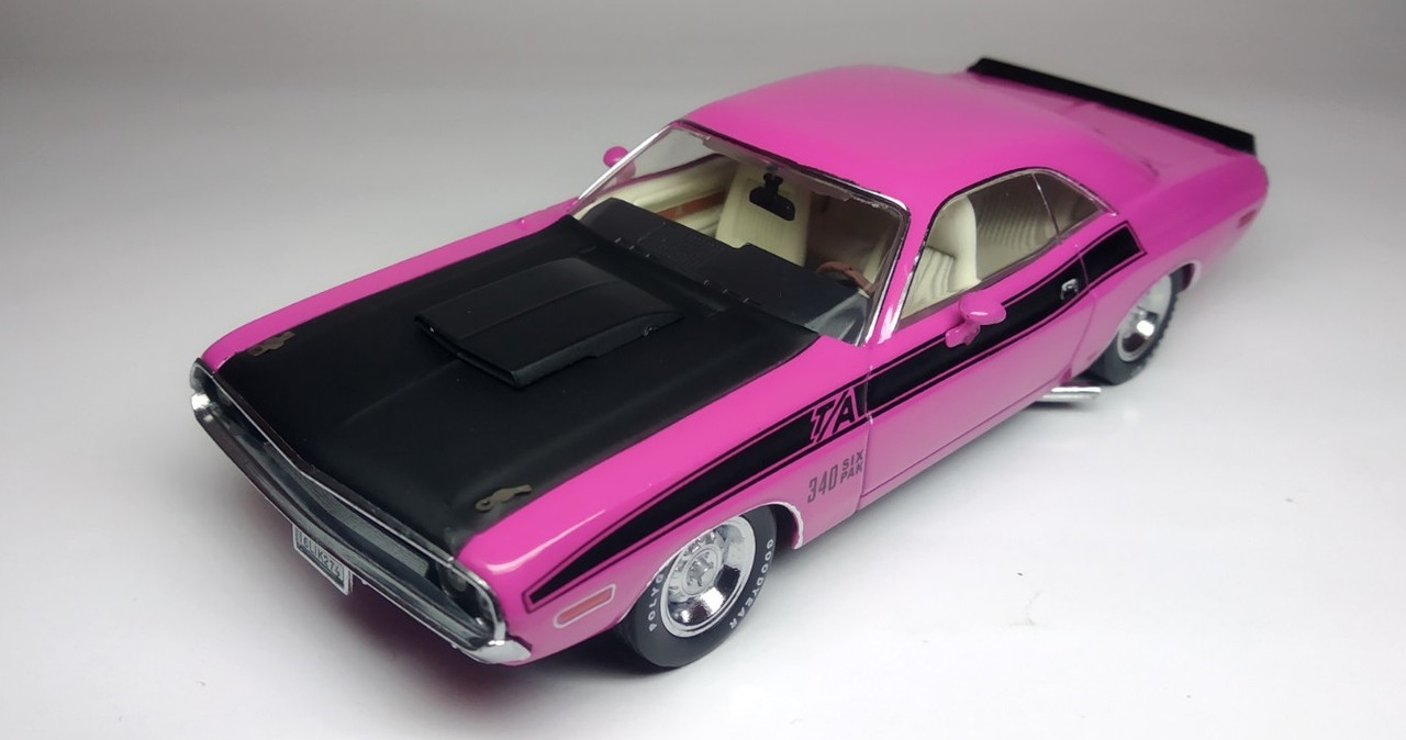 Dodge Challenger TA (9)