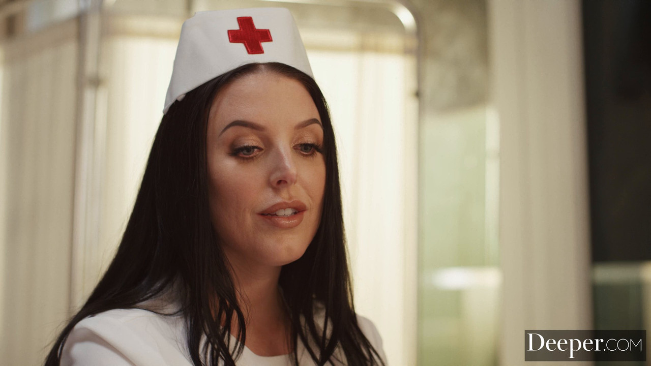 Angela White - Florentine Part 1 - DEEPER.mp4.0004