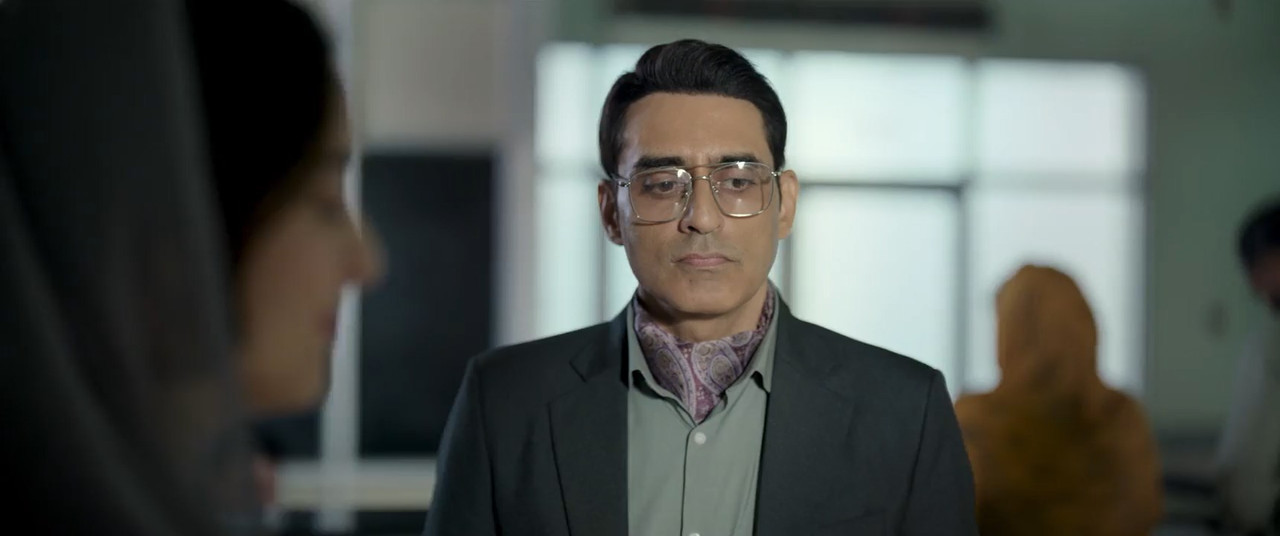 The Diplomat 2025 WebRip [Hindi] 480p, 720p ESub Screenshot