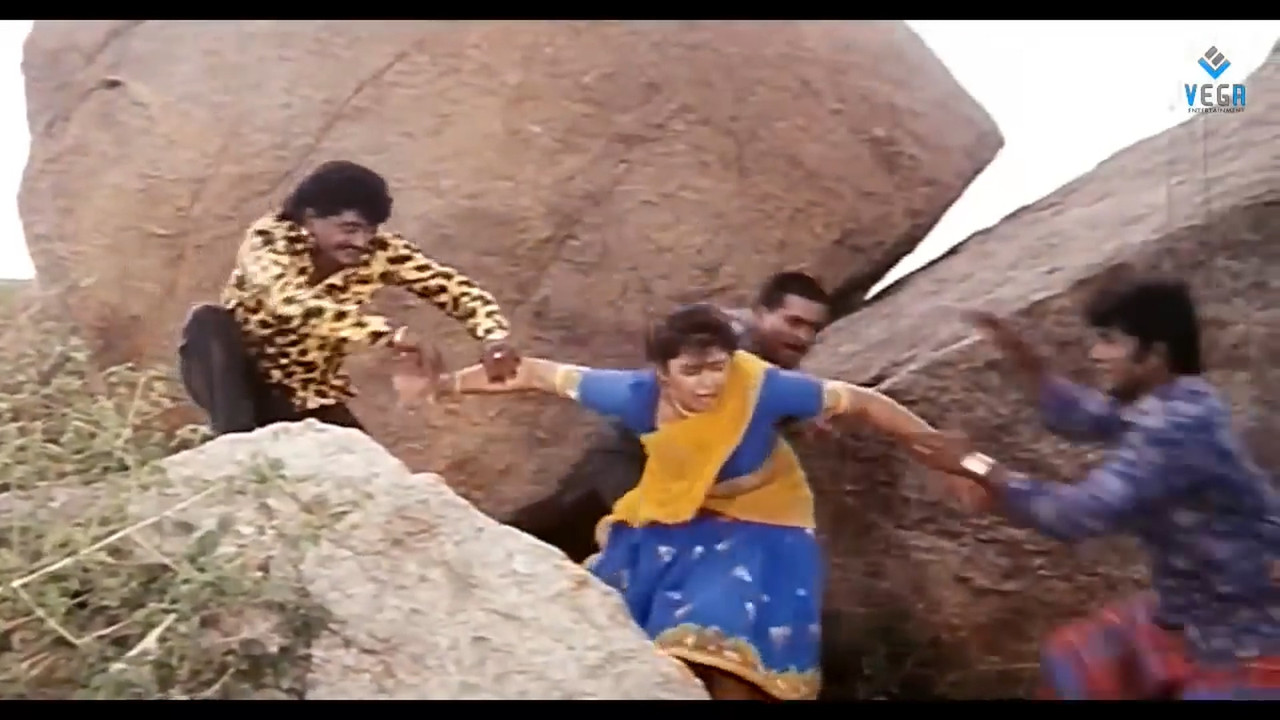 Dolly Minhas Palviahgam Avi - Villains Troubles a Women_4MxpygcjgQs.mp4_20220519_114911.764