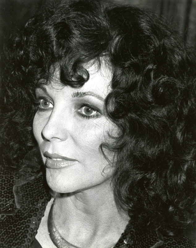 Joan_Collins_h26