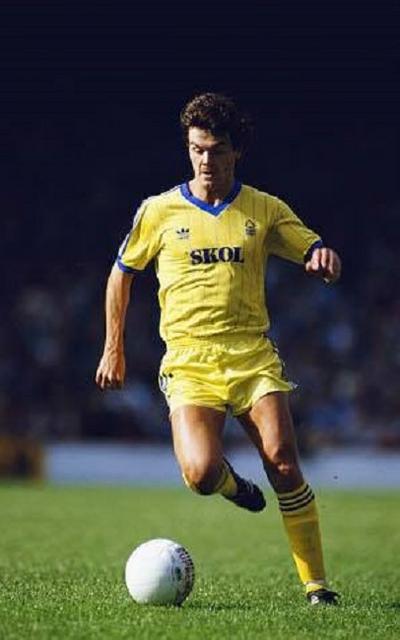 [Image: Steve-Harry-Hodge-Nottingham-Forest-grea...ring-a.jpg]