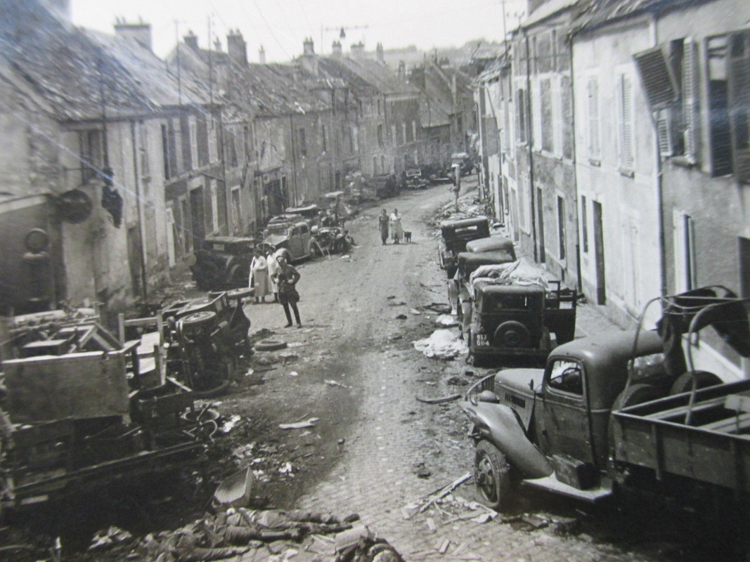 Feldzug Kriegschauplatz Waffen LKW Beute Straße 