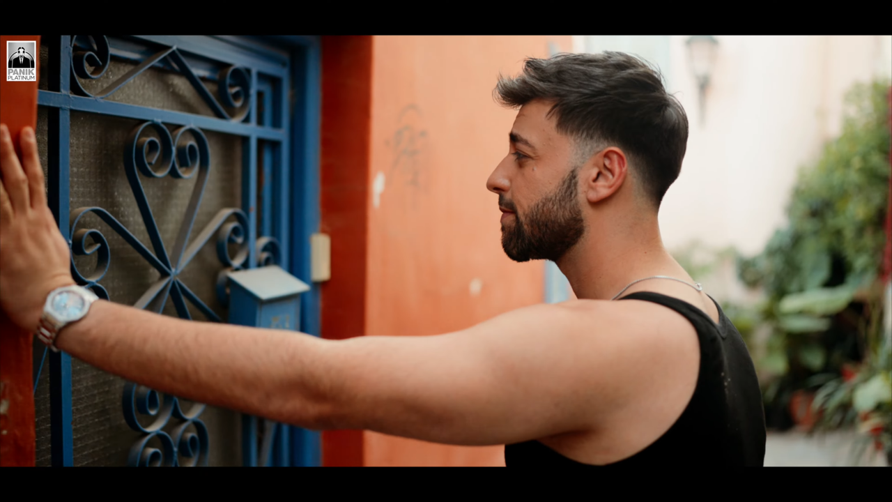 589-Official-Music-Video-00-00-36