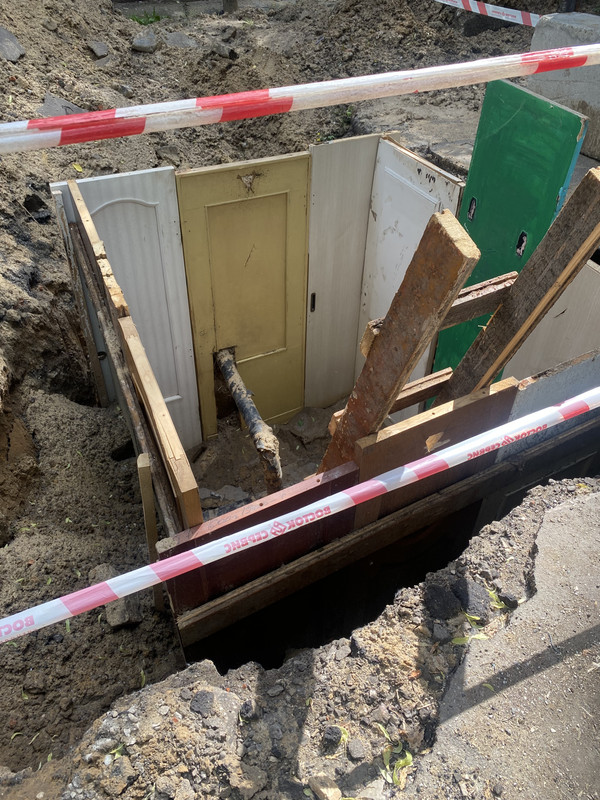 0B8409DC-1A92-4A3E-BBE6-3FC43B36D109