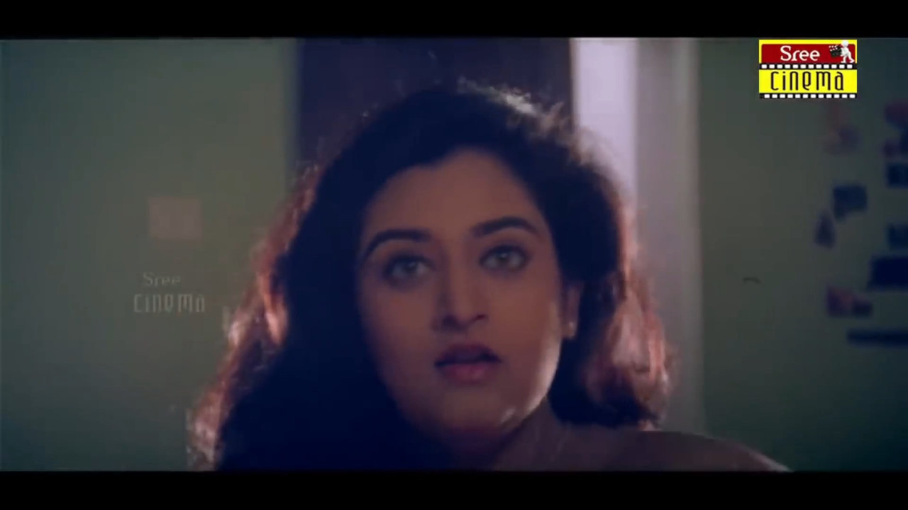 Vani vishwanath and mohini hot scenes mathrika kuthira.mkv_snapshot_05.01.133
