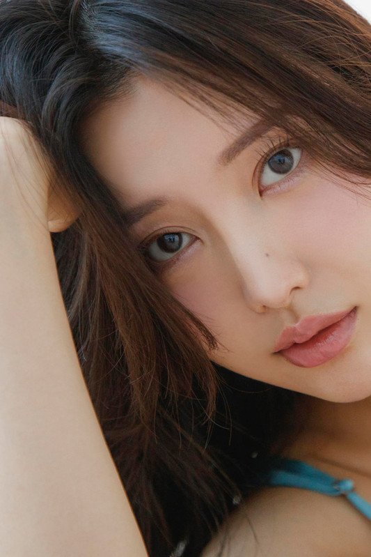 Japanese Idol Kanon Shizaki Kabone digital photo book re unplugged Miss KON com 064
