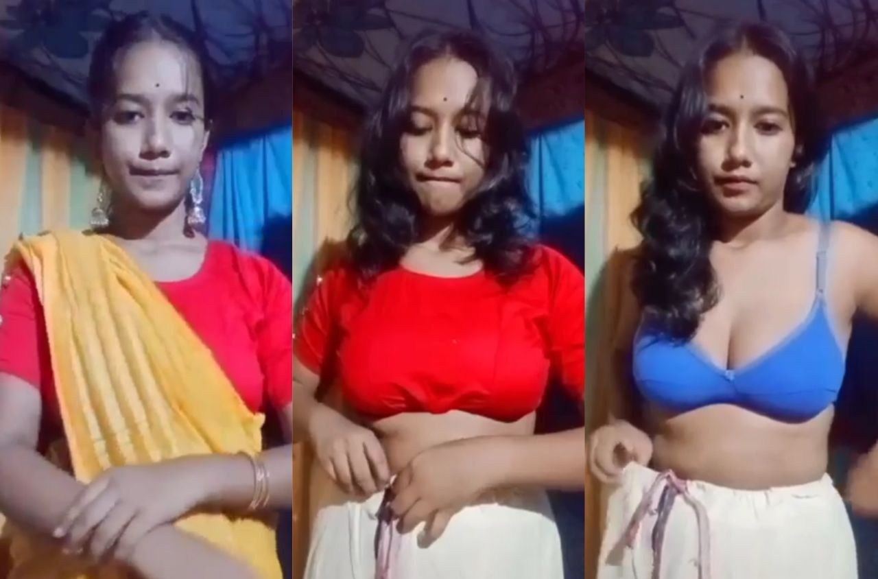 Hot bengali girl showing her boobs