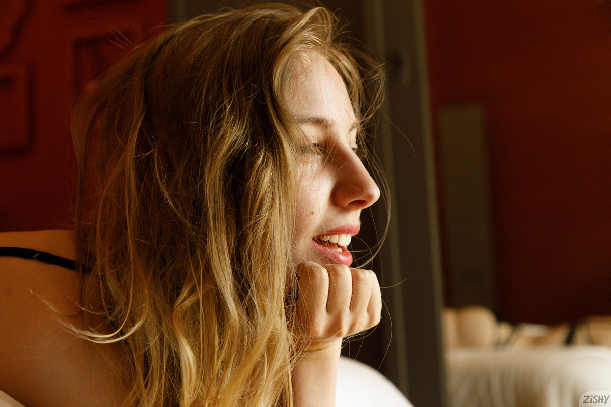 full_049_8503085919175642