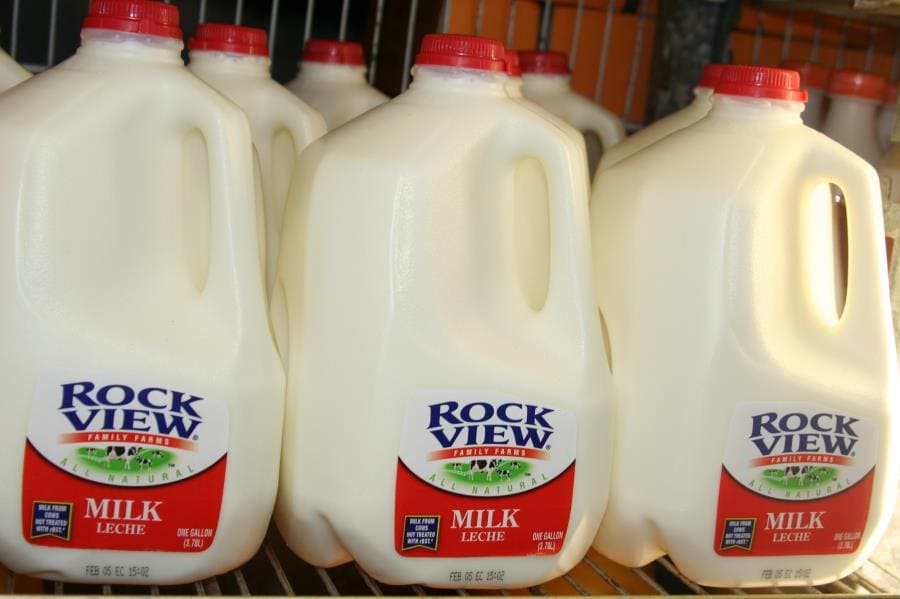 Costco Wholesale: от философии Сола Прайса до гигантских банок солений и $1.50 хот-догов Costco Wholesale: от философии Сола Прайса до гигантских банок солений и $1.50 хот-догов