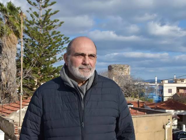 ΛΥΣΕΙΣ ΥΠΑΡΧΟΥΝ. ΤΟ ΝΗΣΙ ΔΕΝ ΜΠΟΡΕΙ ΝΑ ΑΠΟΜΟΝΩΘΕΙ 