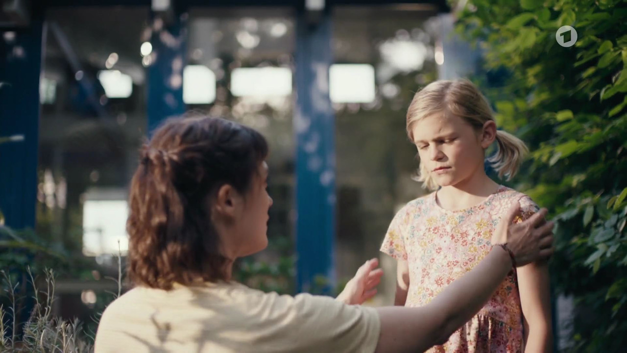 Einfach Nina (2022)_00_12_53_00_51