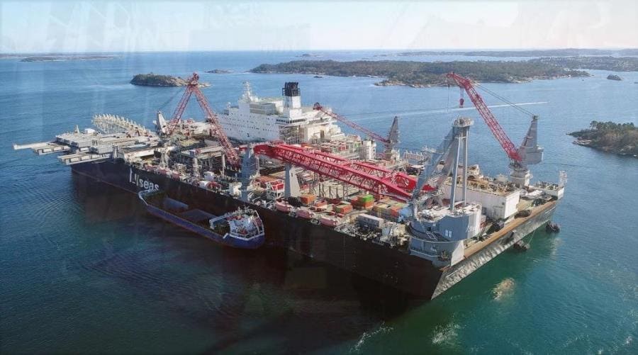 Интересные факты о судне Pioneering Spirit - плавучем кране рекордсмене Интересные факты о судне Pioneering Spirit - плавучем кране рекордсмене