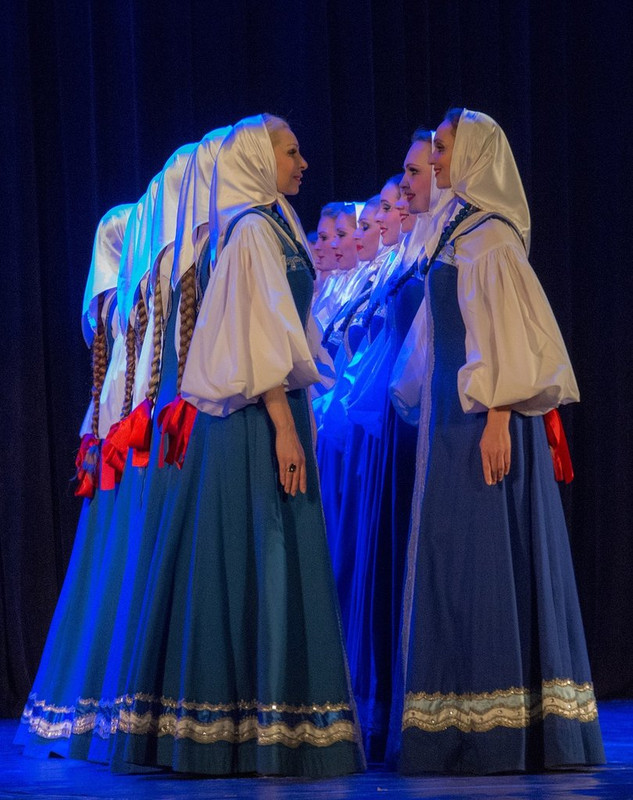blue-russian-dancers.jpg