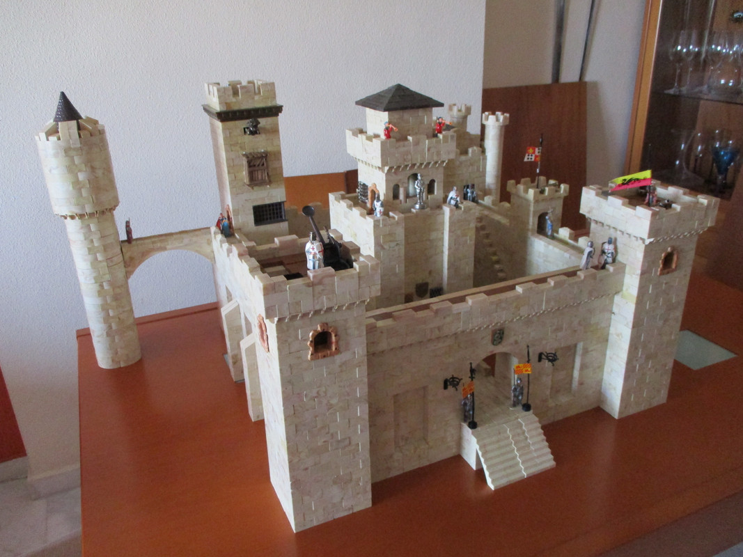 Castillo de Ardor -  Fachada frontal 04