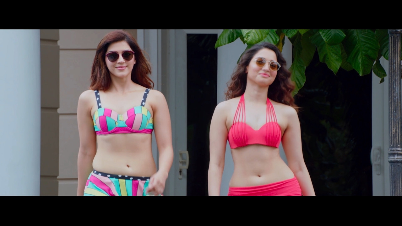 Tamannah Hot Bikini From F2  Fun and Frustrationk 4k.mp4_snapshot_00.13_[2020.11.24_22.14.50]