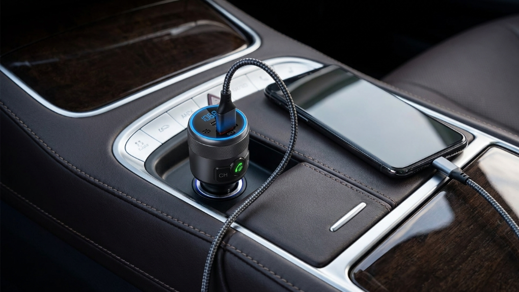 Adaptador Argom Bluetooth para Carro / USB-QC 3.0 KIT (ARG-AC-0343BK)