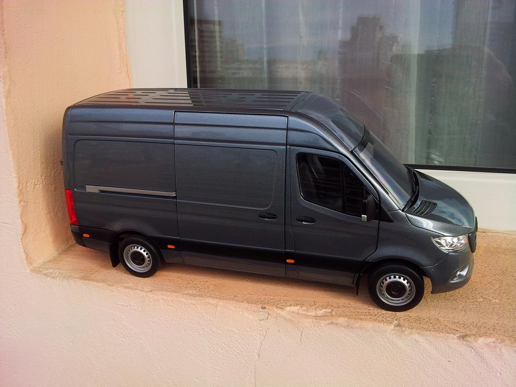 diecast mercedes sprinter van