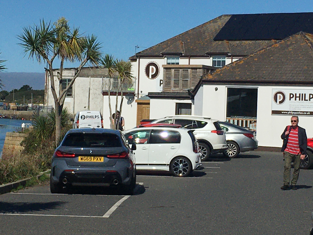 335E94DE-56D2-4F0E-8B30-24B26C521203