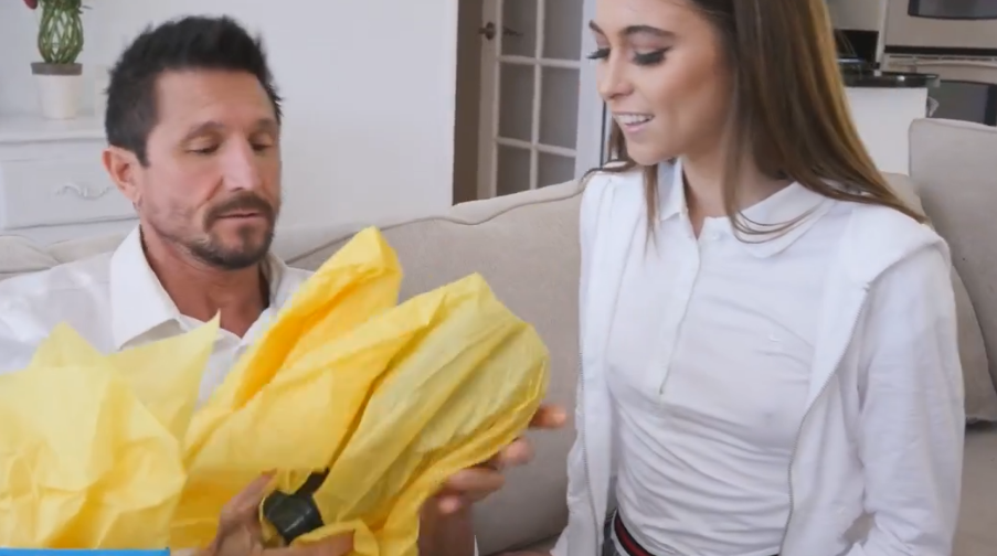 Tiny4K – Naughty Father’s Day Gift – Riley Reid