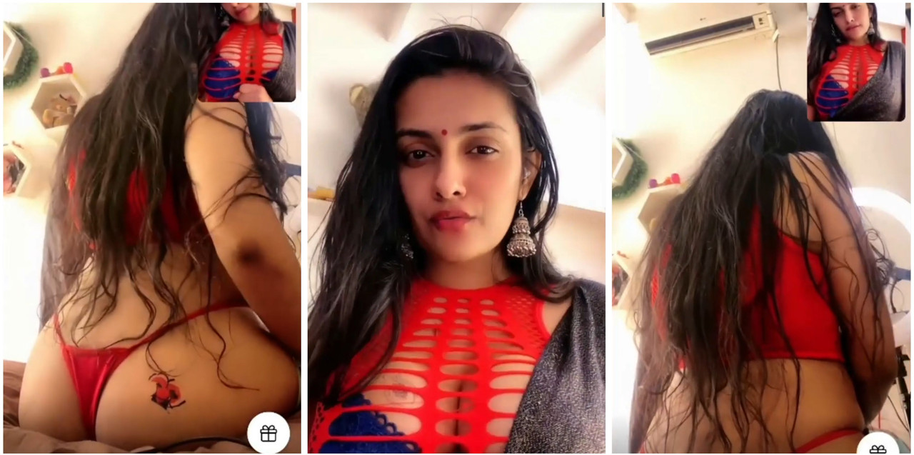 Hot sexy Nisha Bhabhi showing on live stream