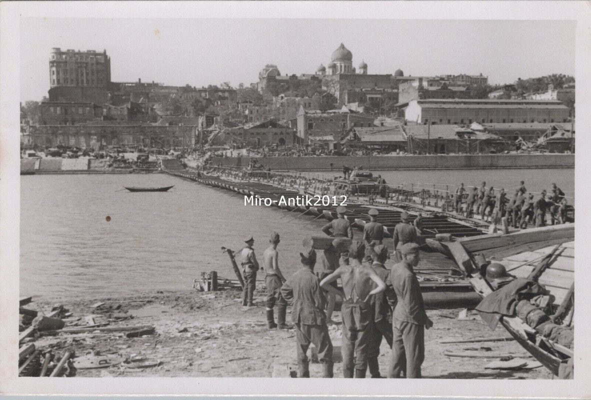 Foto, 8. B.K.76, 1941, Brücke mit Panzer, Rostow am Don, Russland 1941