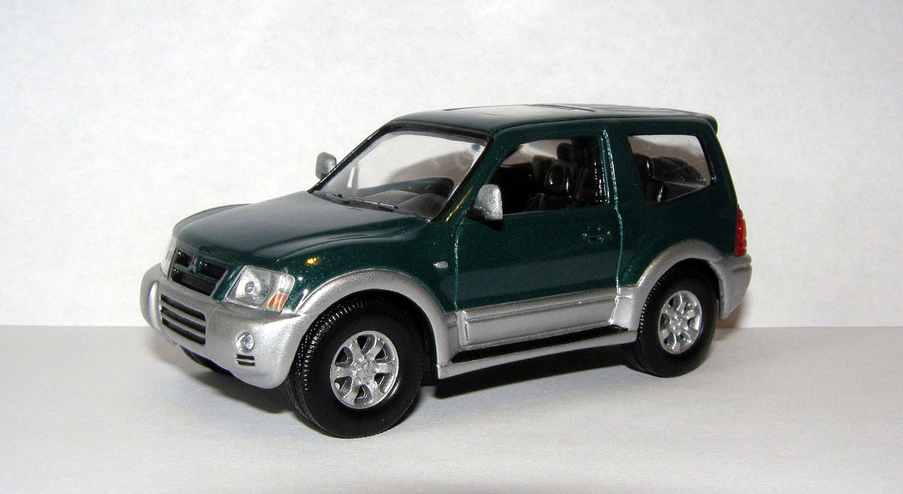 2003 Mitsubishi Pajero (Automaxx) 1