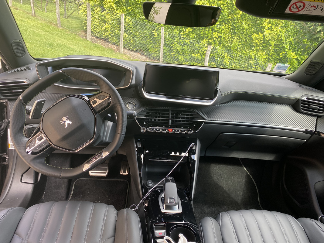 0E1A2A6C-49C9-49E6-994F-C00AE1CB776D