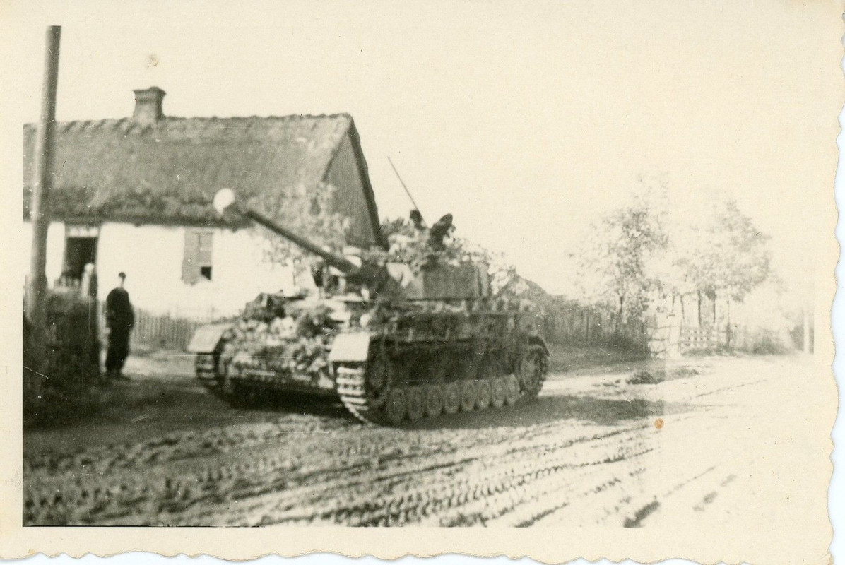 Russland StuG Sturmgeschütz Langrohr Tank Sturma