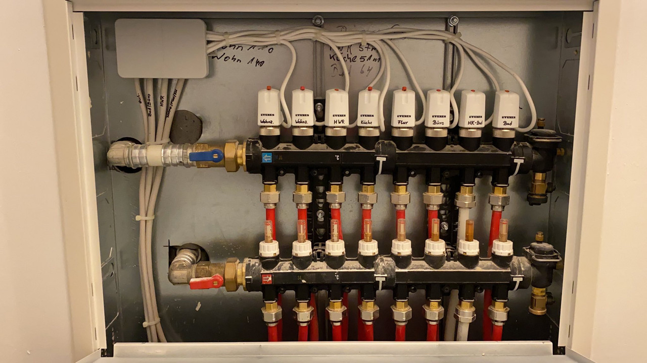 8DD70870-1065-4DDF-855B-4FEAD92A41F2