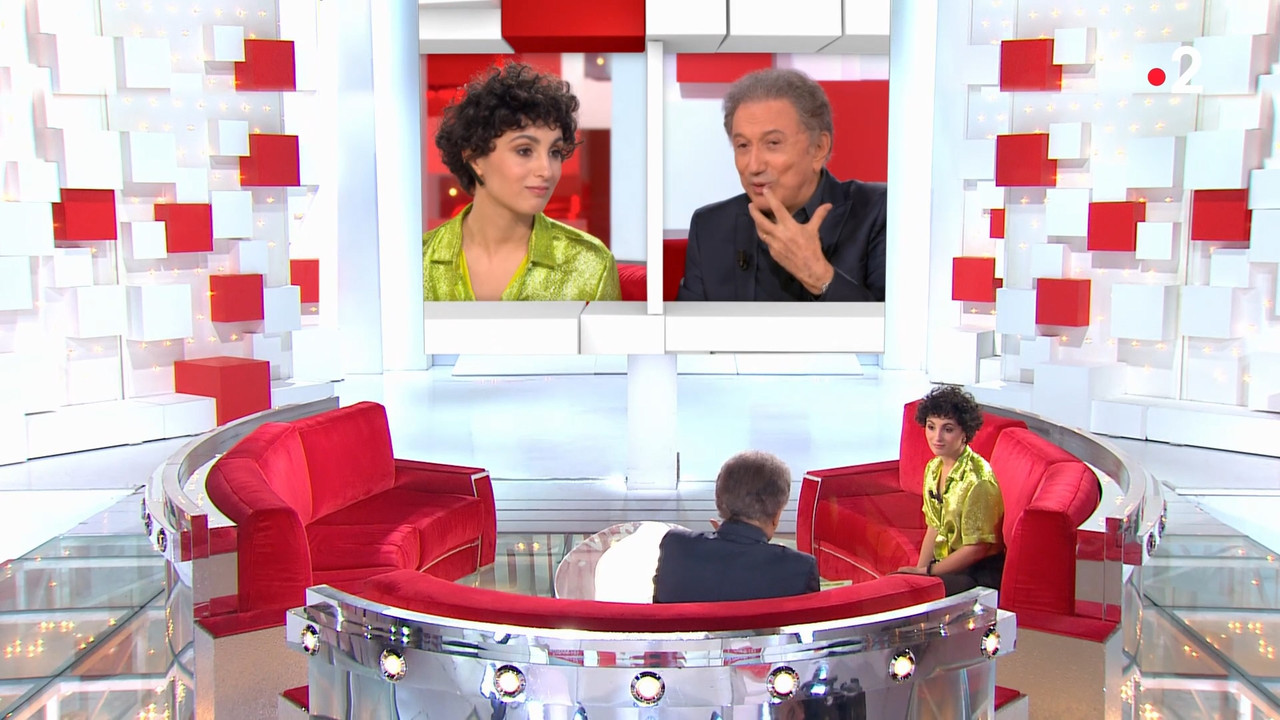 2021-11-28_15_10_Fr2_Vivement-dimanche.mp4_snapshot_19.38.388