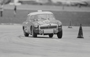 1966 International Championship for Makes - Page 2 66seb59-MGB-RMac-PManton-2