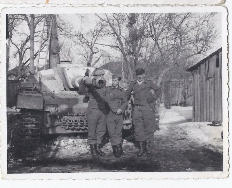 Panzer Sturmgeschütz Abteilung u zerstörte Russi