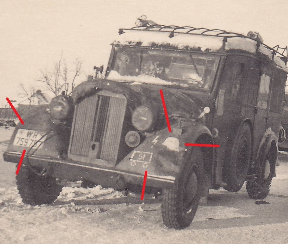 Funkwagen KFZ 17 Wehrmacht Regiment GD Stahlhelm mit großer Rahmenantenne
